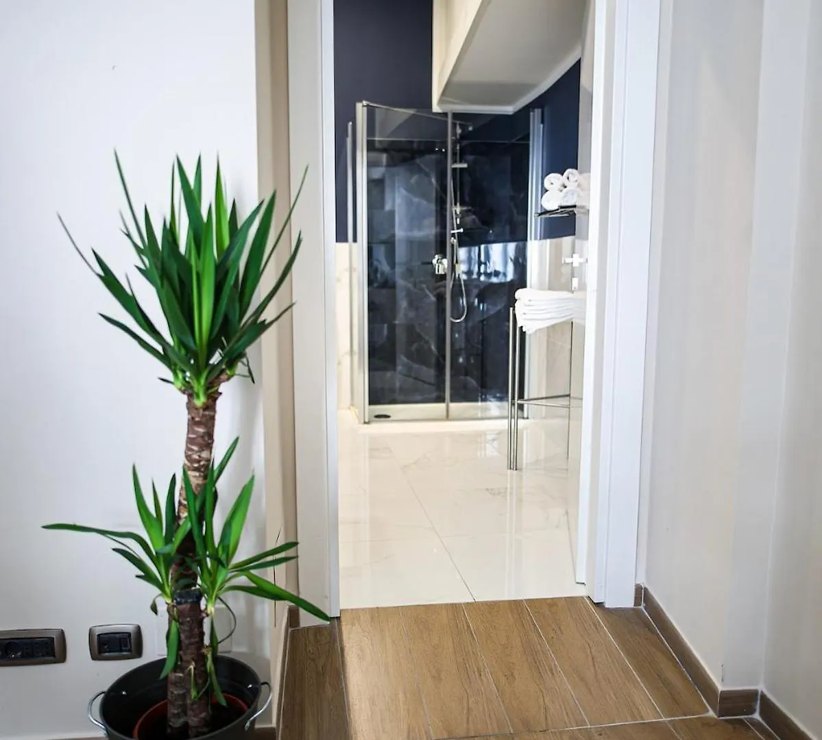 Fflats Modern Apartment In The Heart Of Naples - 201 Italy